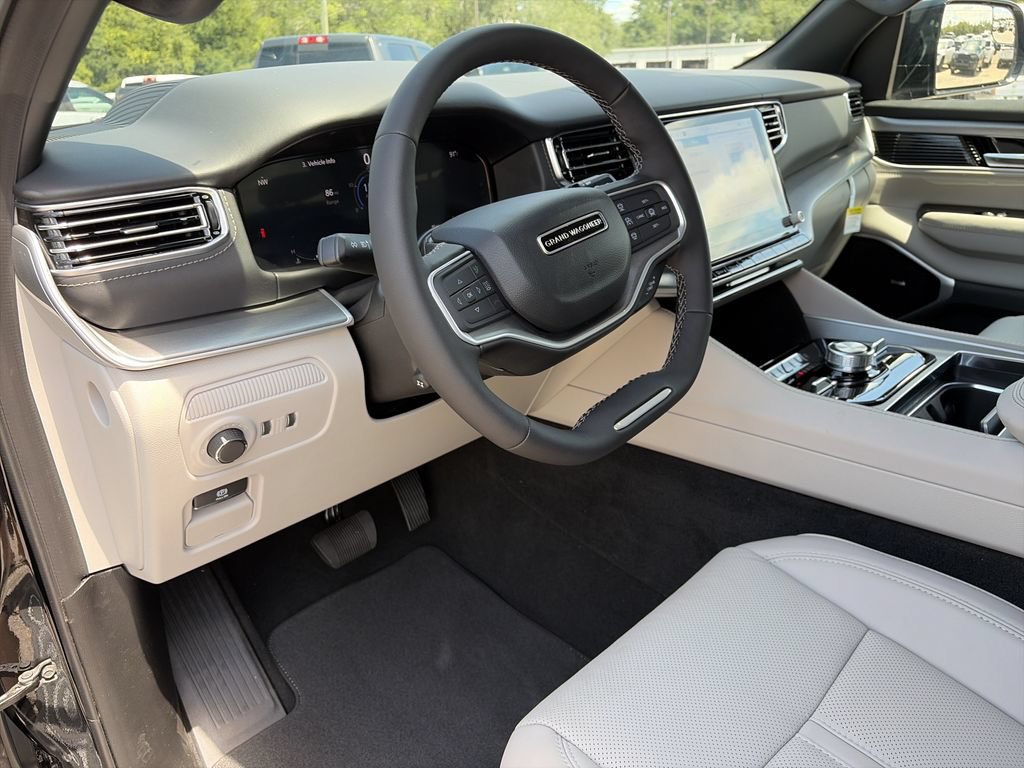 New 2026 Jeep Grand Wagoneer L Limited AWD/4WD image 10
