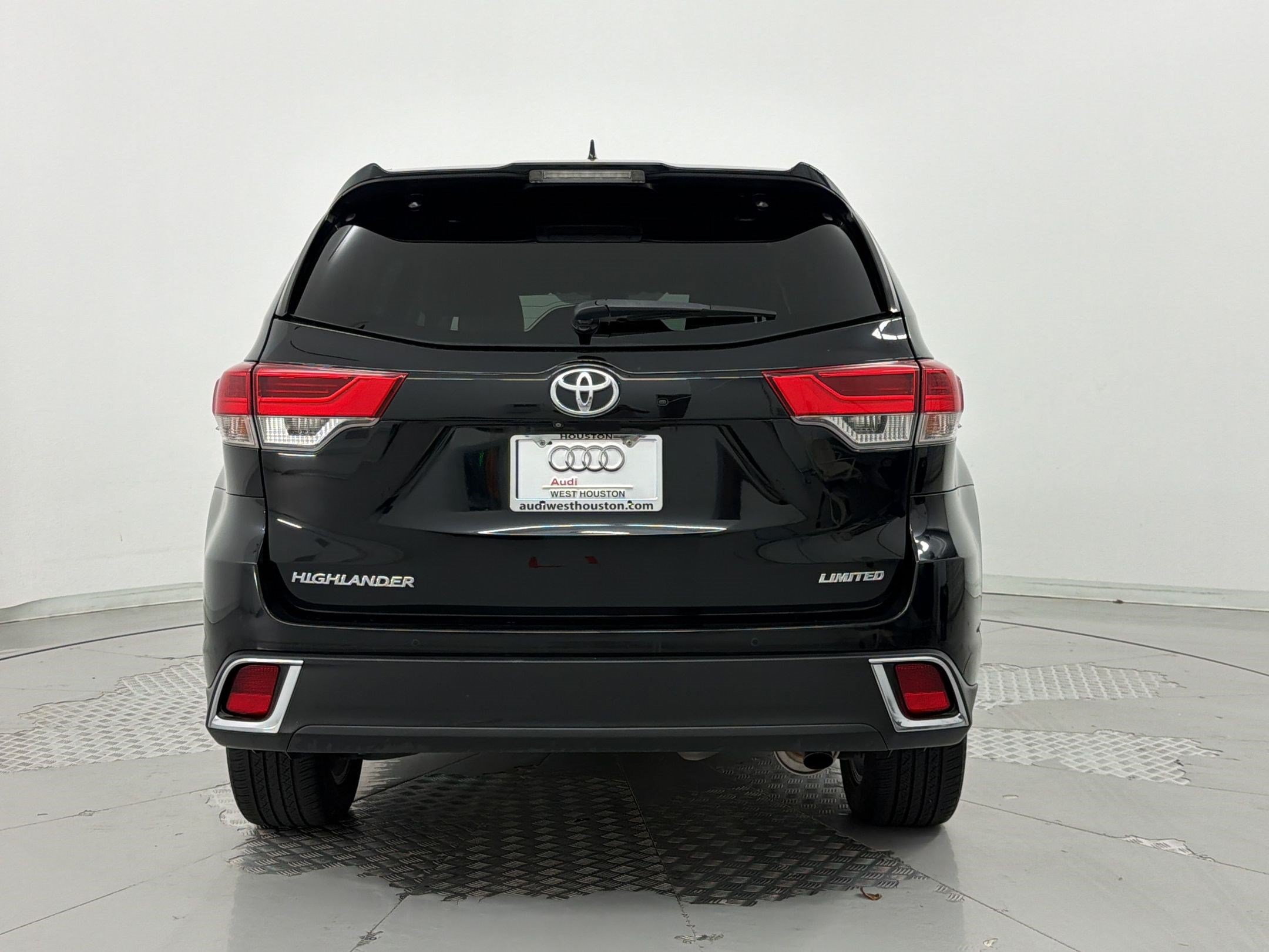 Used 2019 Toyota Highlander Limited FWD image 10