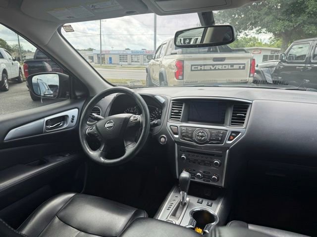 Used 2019 Nissan Pathfinder SL AWD/4WD image 14