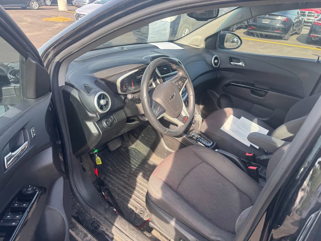 Used 2020 Chevrolet Sonic LT w/ Convenience Package image 4