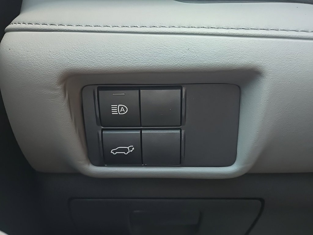 Used 2021 Toyota Highlander XLE image 45