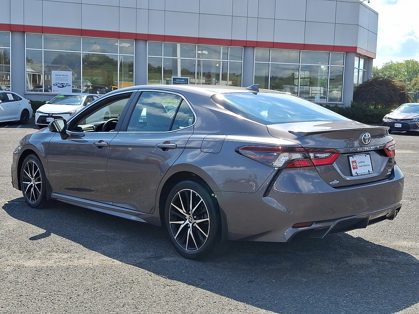 Certified 2023 Toyota Camry SE image 5