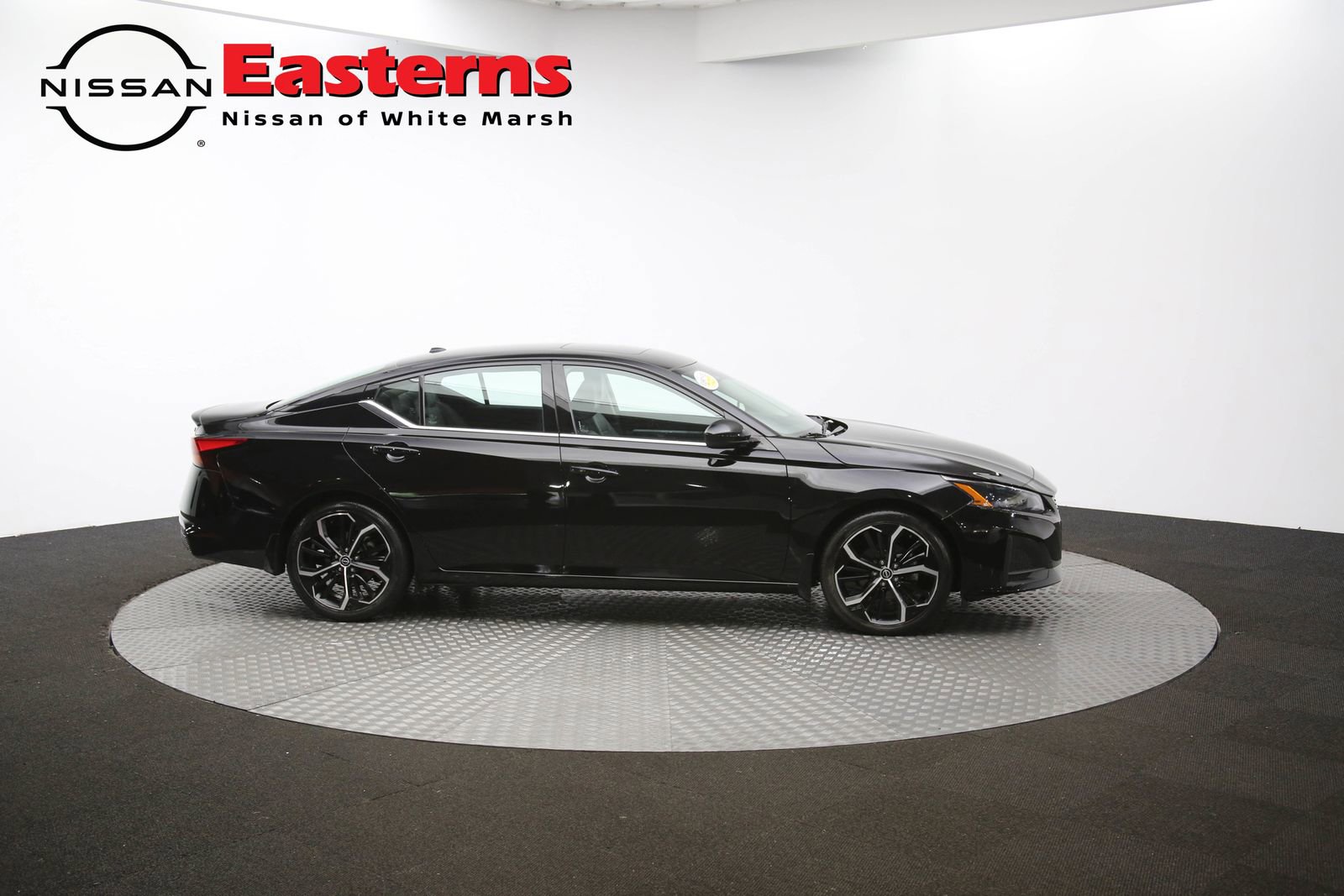 Used 2023 Nissan Altima 2.5 SR w/ SR Premium Package image 57