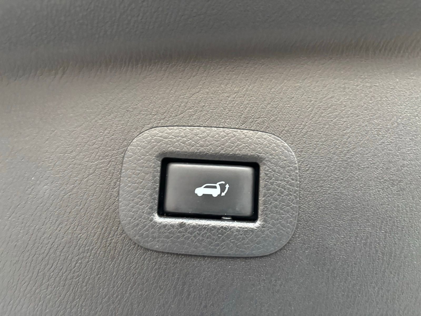 Used 2016 INFINITI QX80 2WD w/ Signature Edition Package image 34