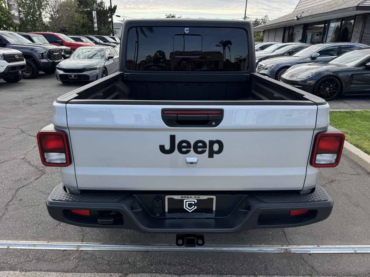 Used 2023 Jeep Gladiator Sport AWD/4WD image 5