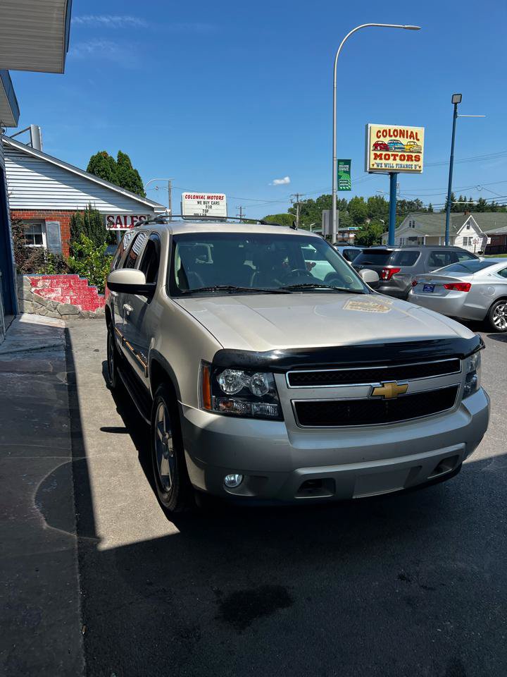 Used 2013 Chevrolet Tahoe LT w/ Luxury Package AWD/4WD image 4