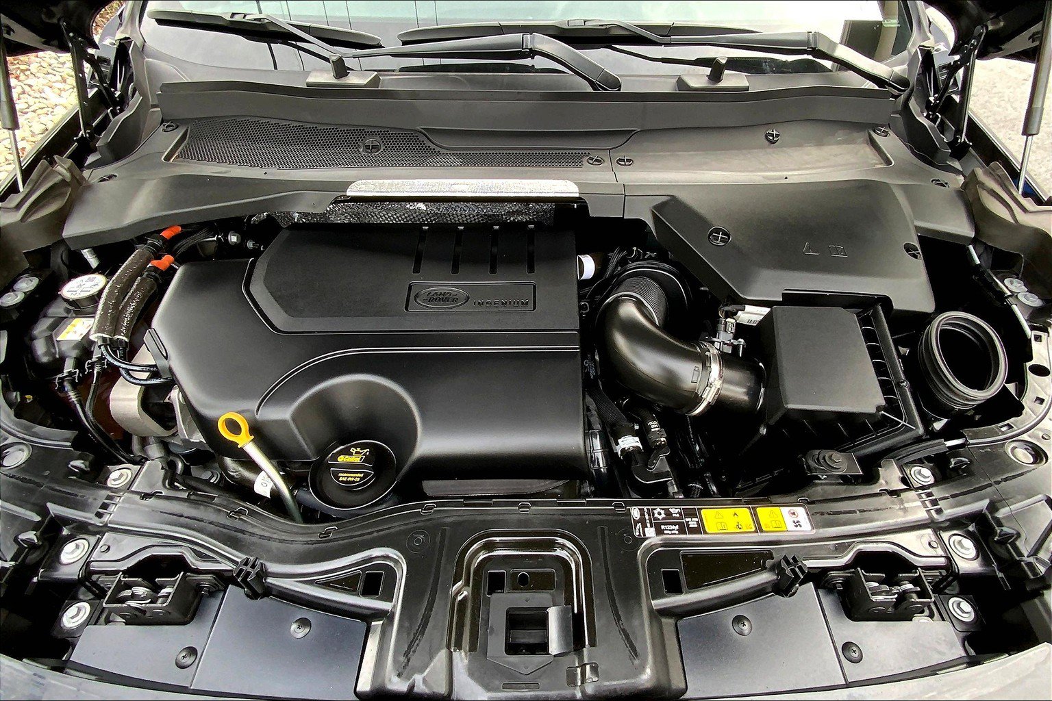 Certified 2022 Land Rover Discovery Sport S R-Dynamic AWD/4WD image 29