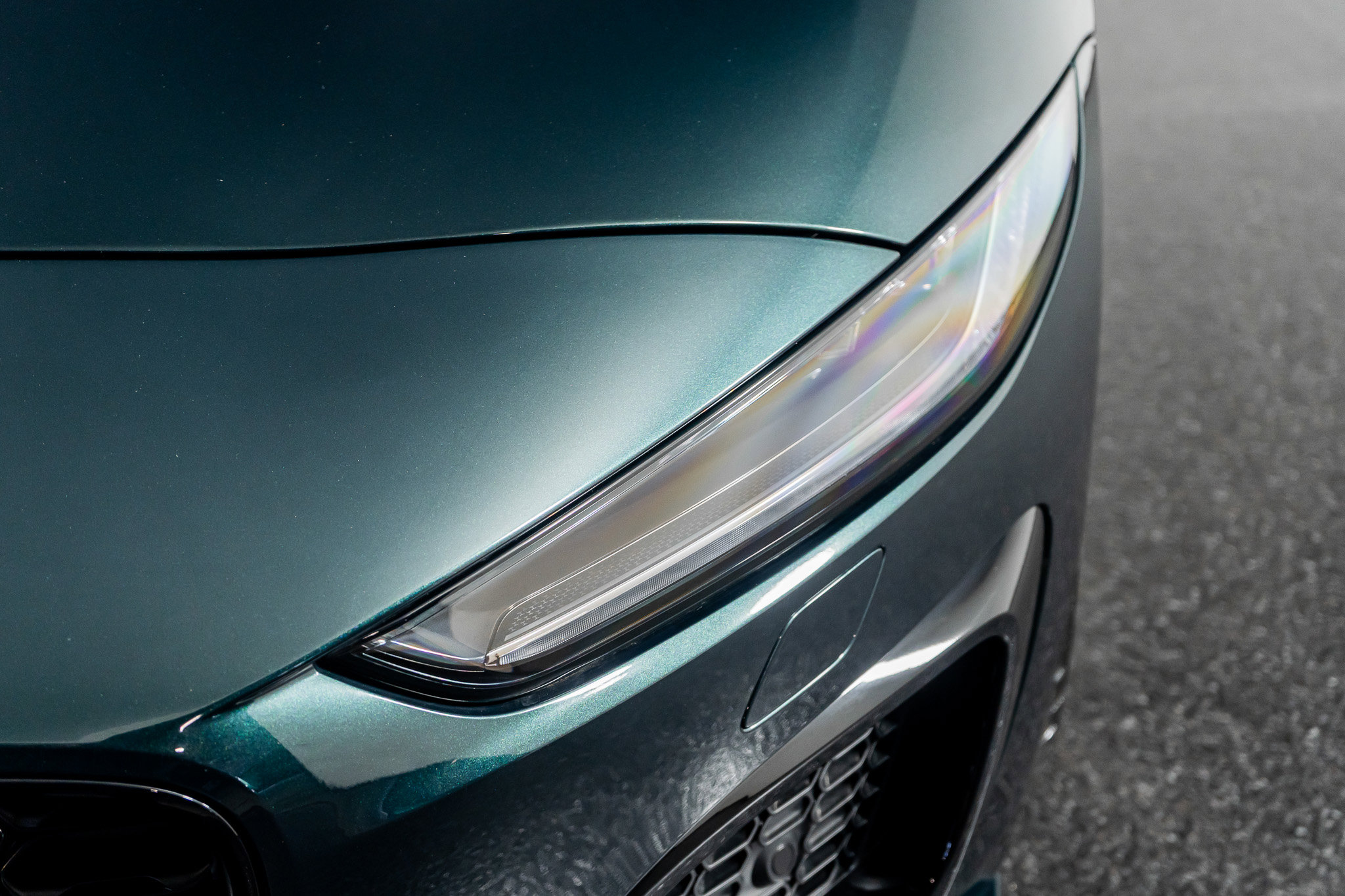 Used 2023 Jaguar F-TYPE R image 25