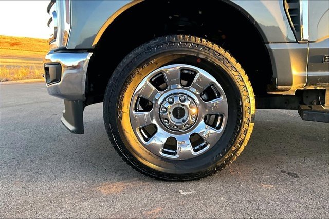 Used 2025 Ford F250 Lariat w/ Chrome Package image 33