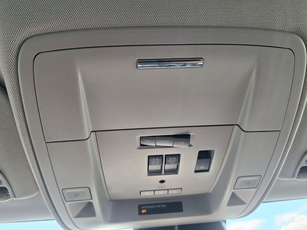 Used 2018 GMC Sierra 1500 Denali image 18