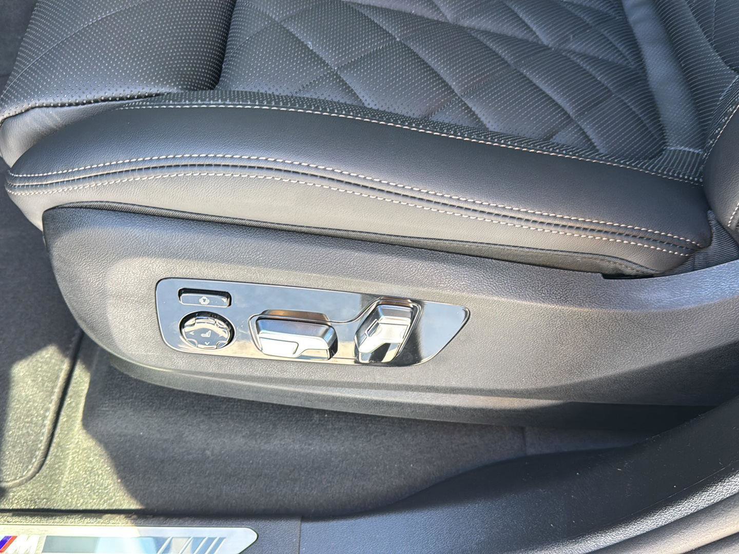 New 2026 BMW X5 xDrive40i w/ Executive Package image 27