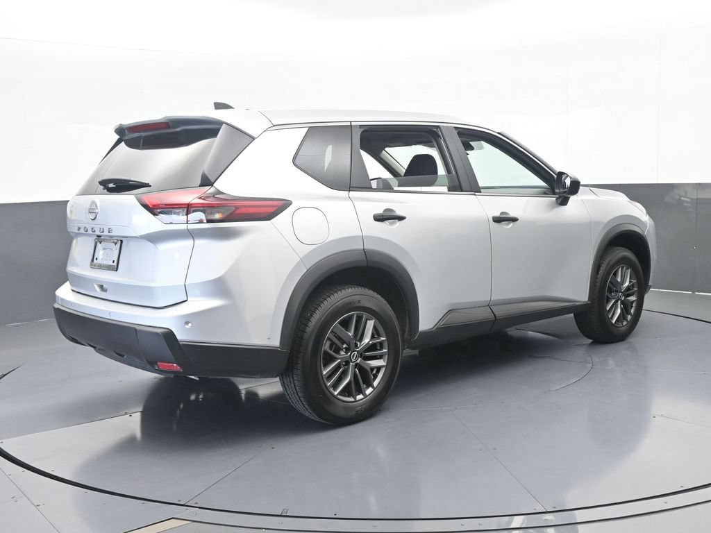 Used 2024 Nissan Rogue S FWD image 6