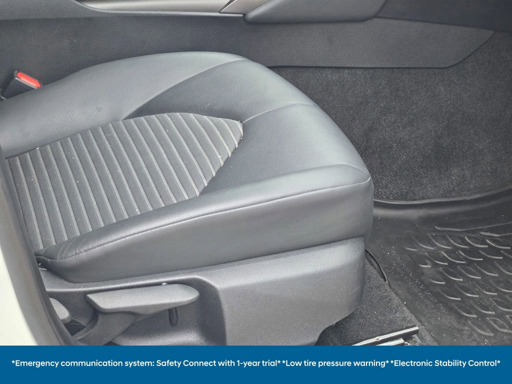 Used 2022 Toyota Camry SE w/ Convenience Package image 12