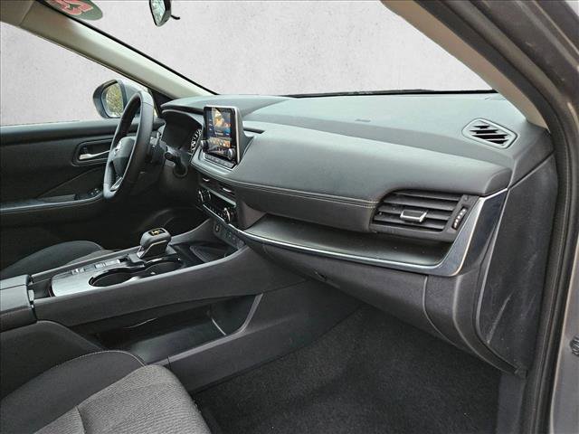 Used 2025 Nissan Rogue SV image 18