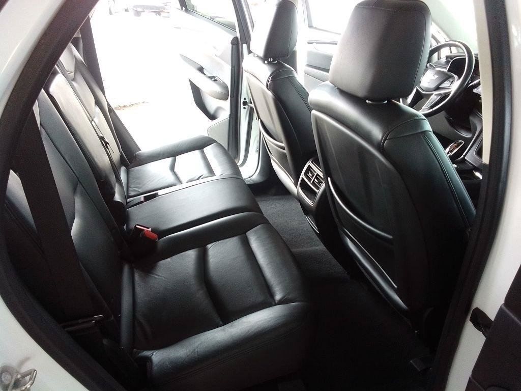 Used 2017 Cadillac XT5 Premium Luxury FWD image 16