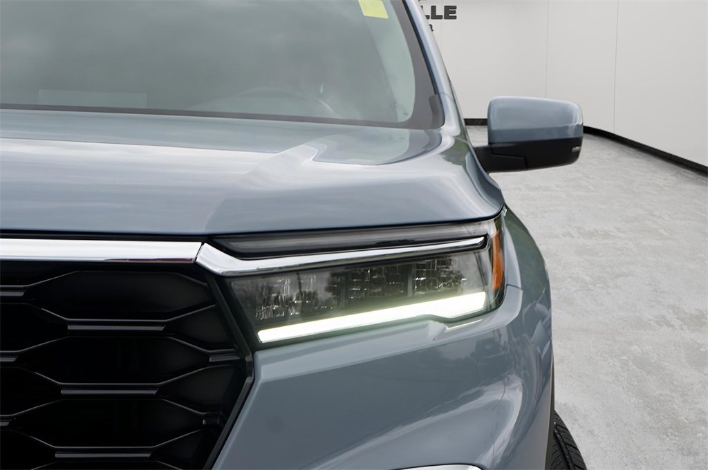 Used 2024 Honda Pilot Touring image 24