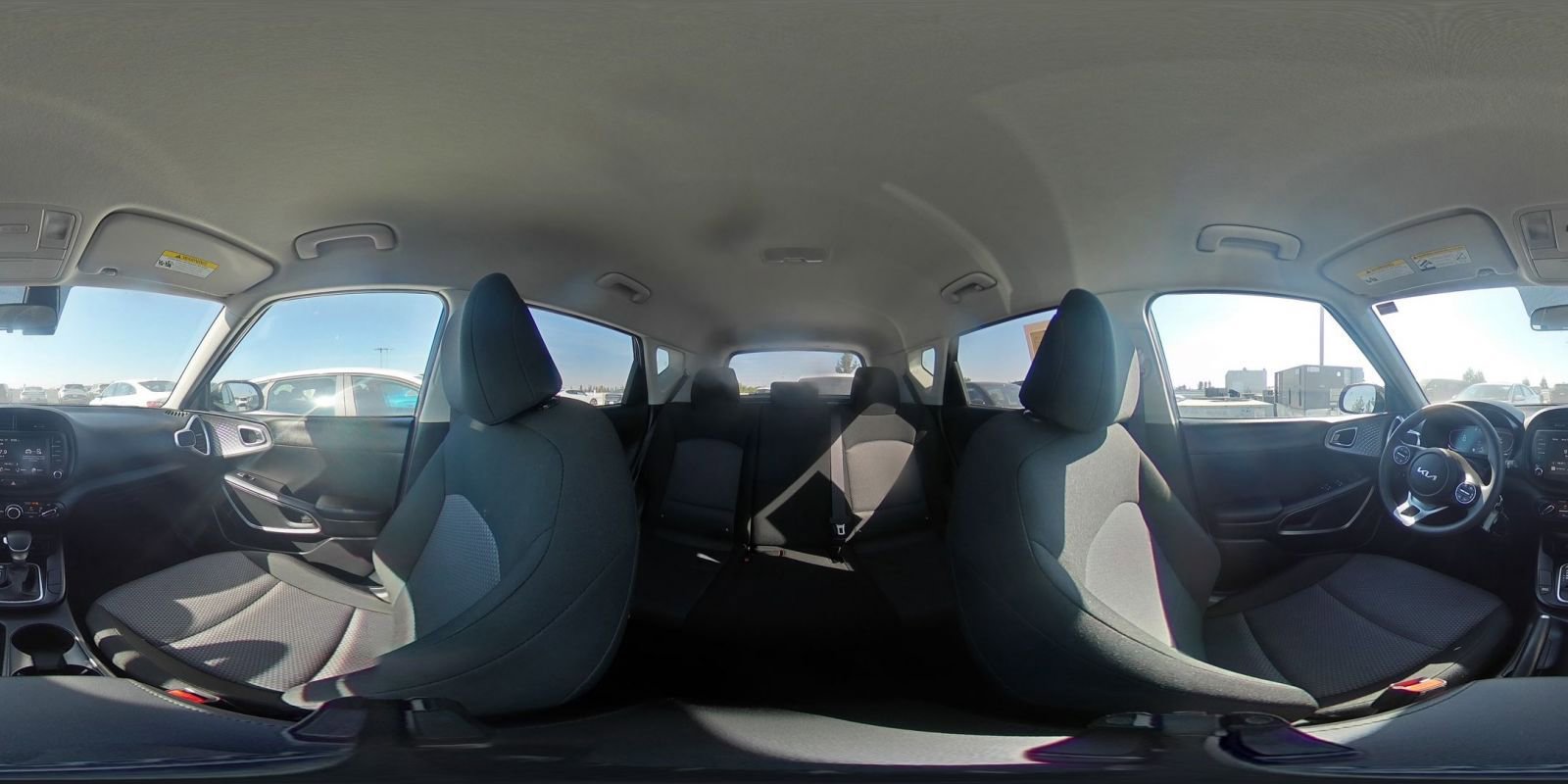 Used 2025 Kia Soul LX w/ LX Technology Package image 40