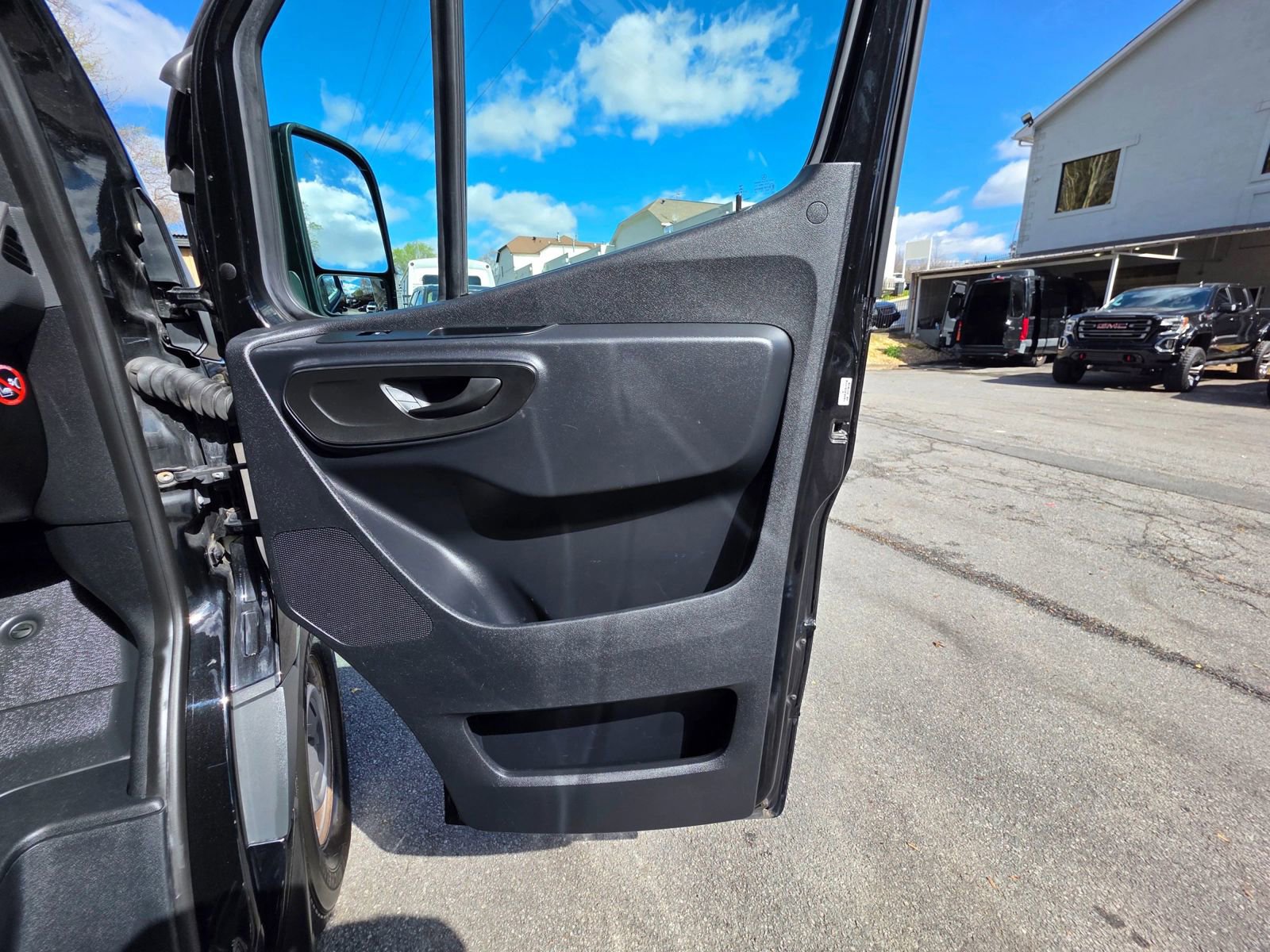 Used 2019 Mercedes-Benz Sprinter 2500 image 33