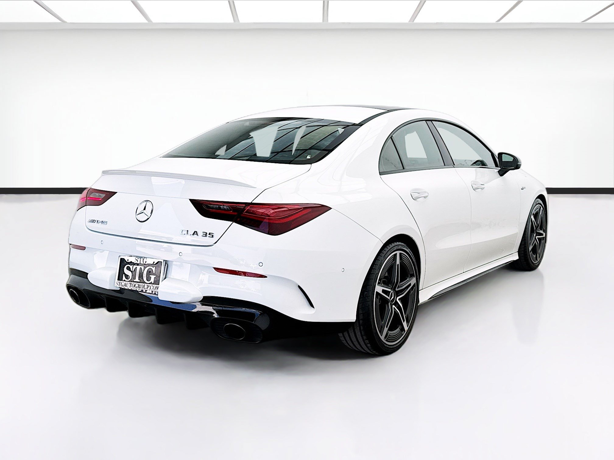 Used 2025 Mercedes-Benz CLA 35 AMG 4MATIC image 4