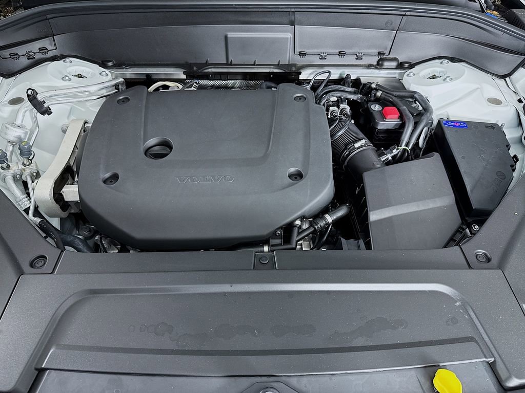 New 2026 Volvo XC90 B6 Plus w/ Protection Package Premier image 32