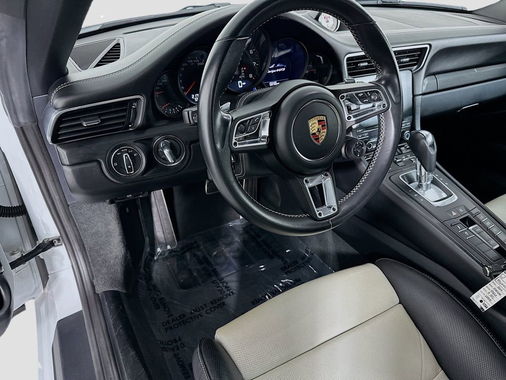 Certified 2019 Porsche 911 Targa 4 GTS AWD/4WD image 4