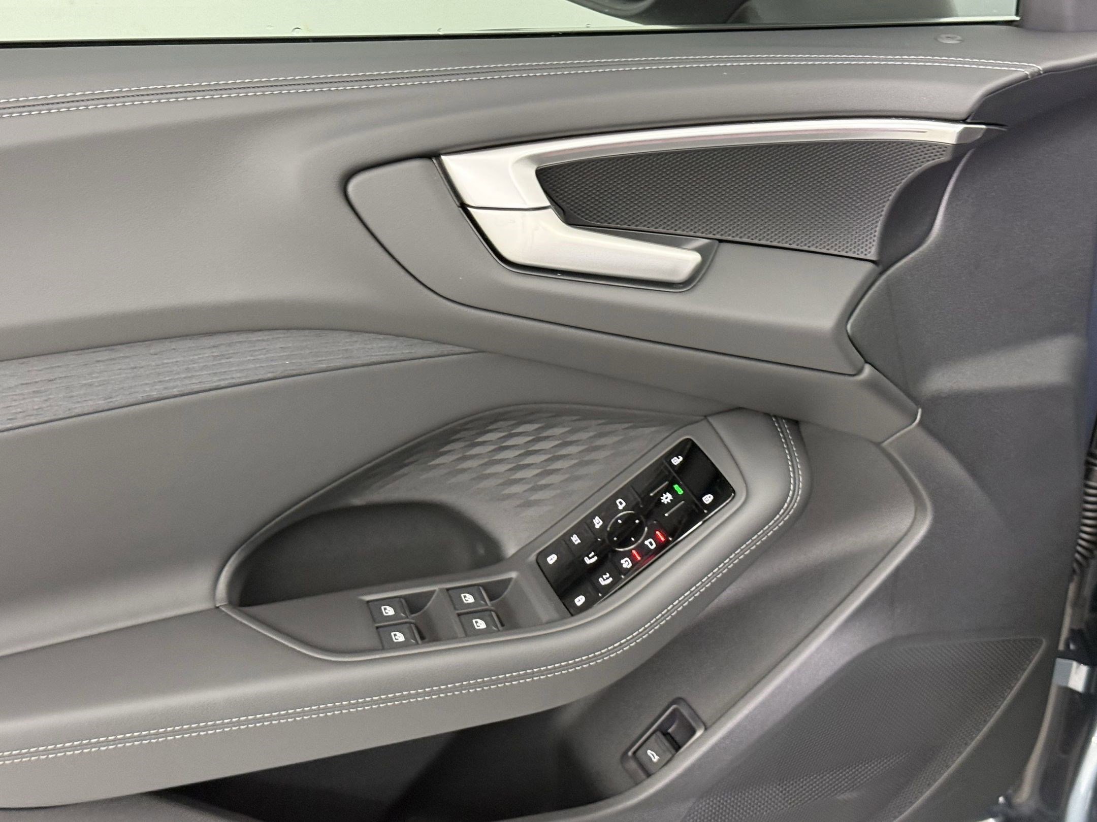 Used 2025 Audi A5 2.0T Premium w/ Convenience Package image 25