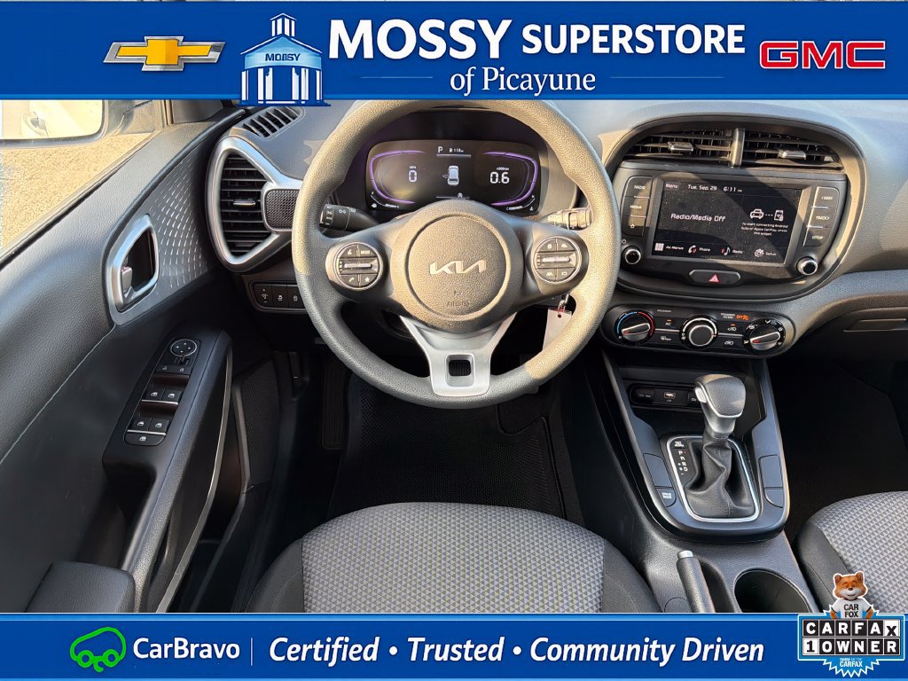 Used 2025 Kia Soul LX w/ LX Technology Package FWD image 15