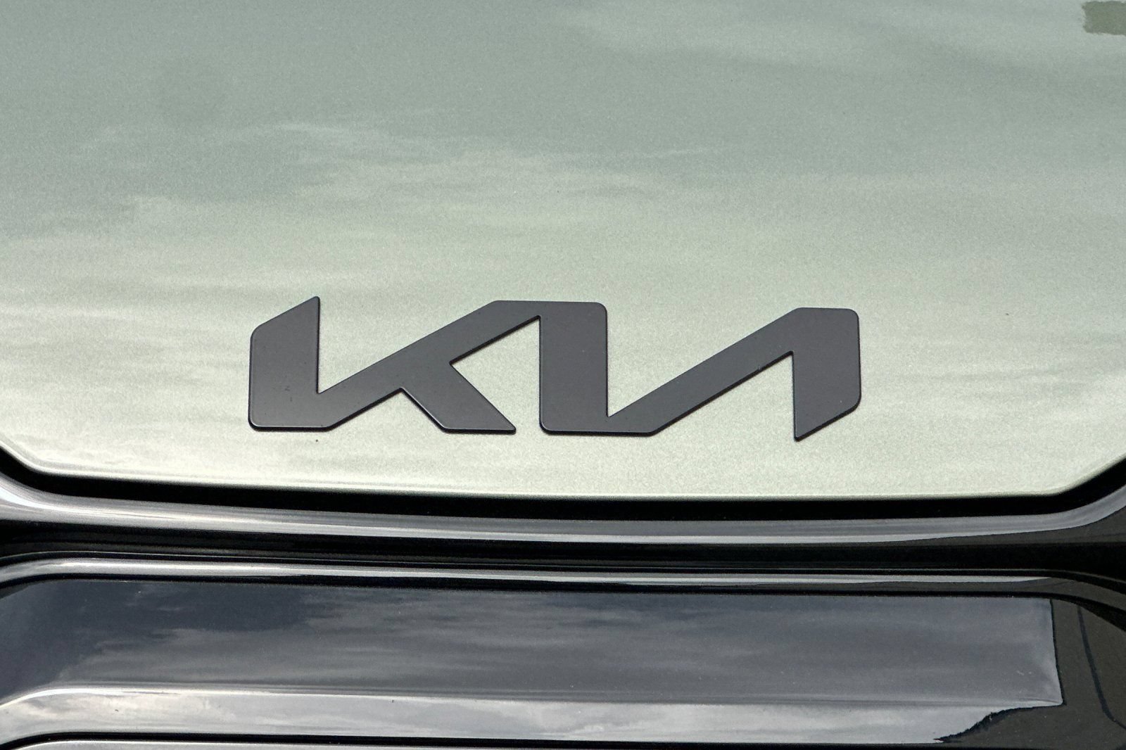 Used 2025 Kia Sportage X-Line w/ Premium Package AWD/4WD image 38