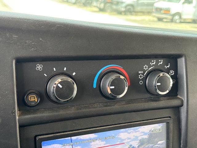 Used 2017 Chevrolet Express 2500 RWD image 16