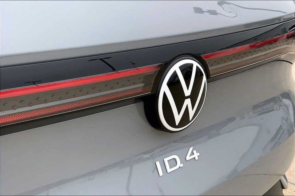 Certified 2022 Volkswagen ID.4 Pro RWD image 8