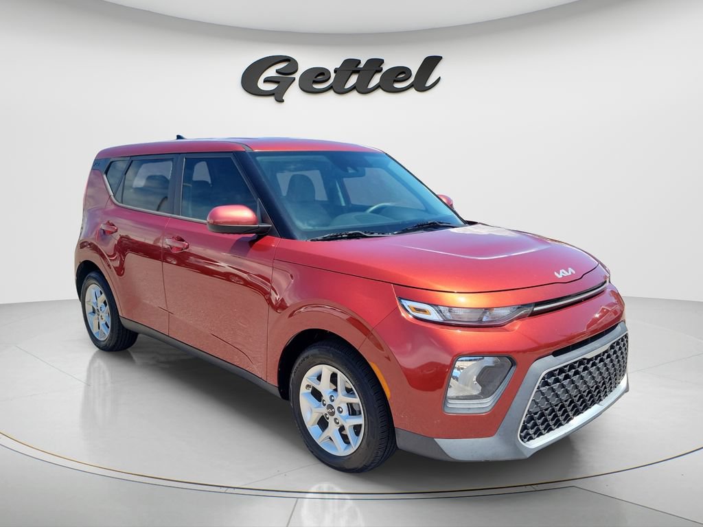 Used 2022 Kia Soul LX w/ Technology Package FWD image 3