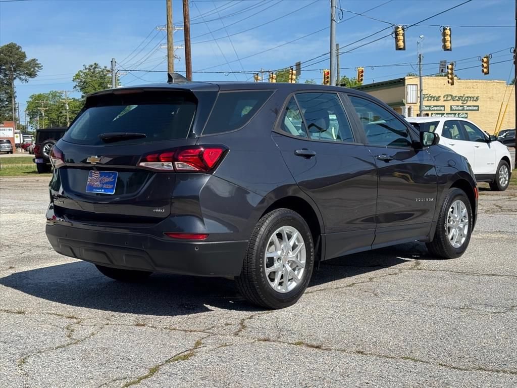 Used 2022 Chevrolet Equinox LS AWD/4WD image 3