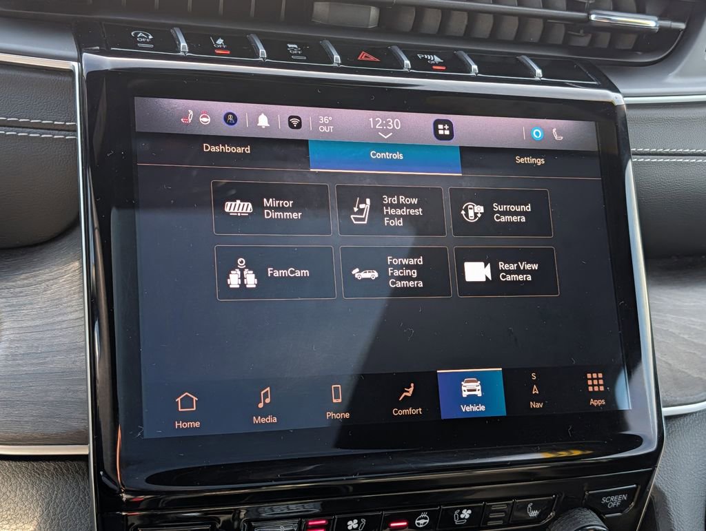 Used 2024 Jeep Grand Cherokee L Limited w/ Luxury Tech Group II image 44