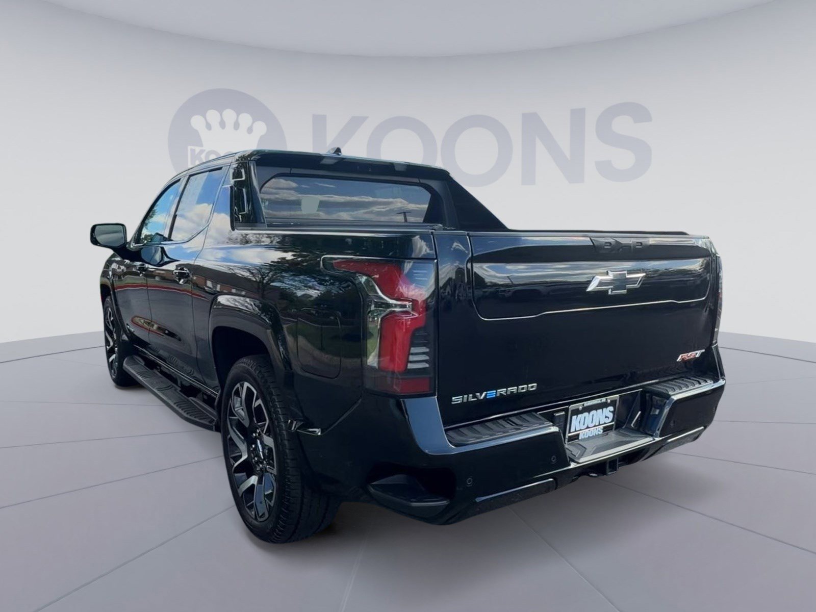 Used 2025 Chevrolet Silverado EV RST image 11