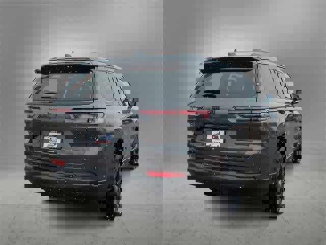 New 2025 Jeep Grand Cherokee L Altitude image 8