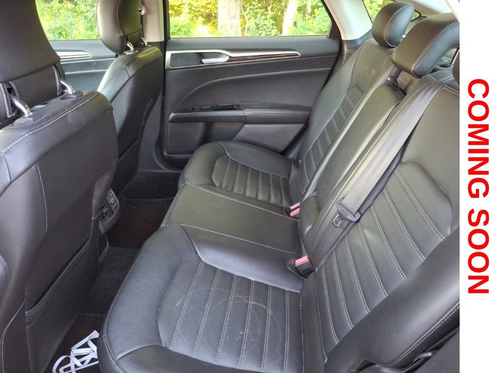 Used 2014 Ford Fusion SE w/ Equipment Group 202A FWD image 11