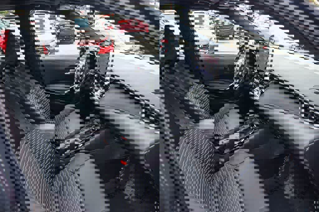 Used 2025 Toyota Corolla XSE image 15