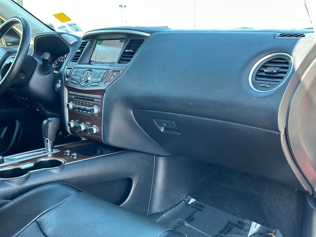 Used 2020 Nissan Pathfinder Platinum image 9