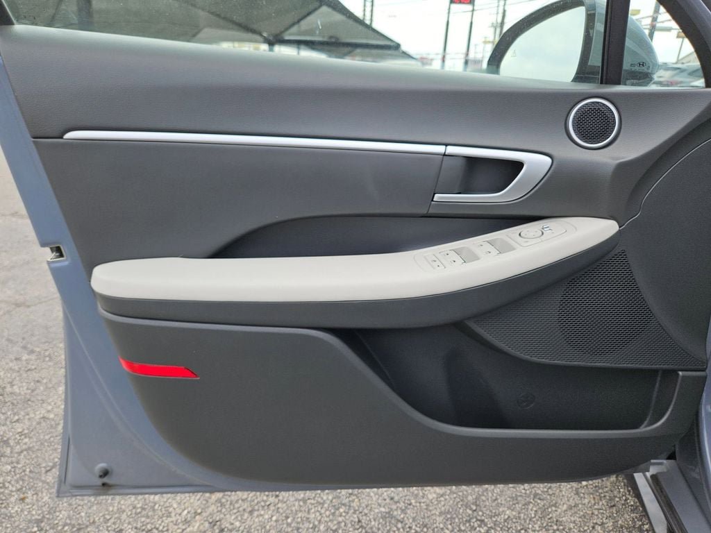 Used 2025 Hyundai Sonata SEL FWD image 14