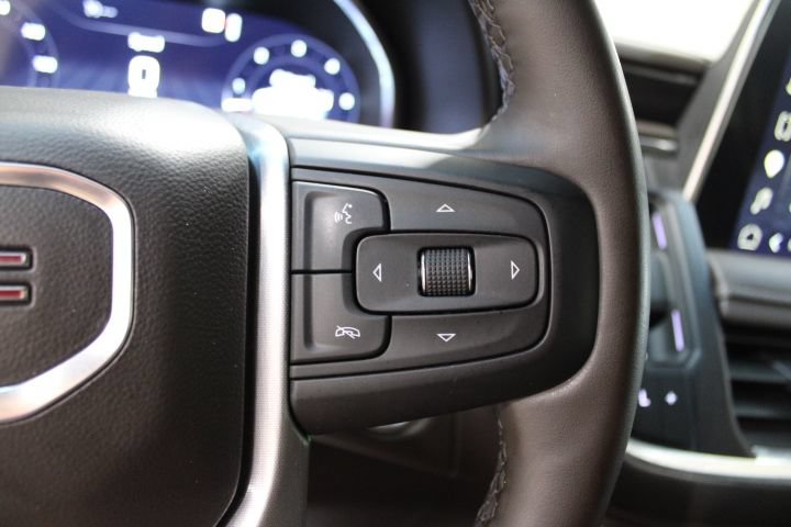 Used 2024 GMC Yukon SLT w/ SLT Luxury Package AWD/4WD image 38