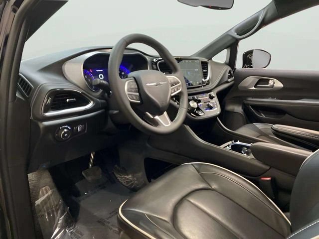 Used 2026 Chrysler Pacifica Limited FWD image 63