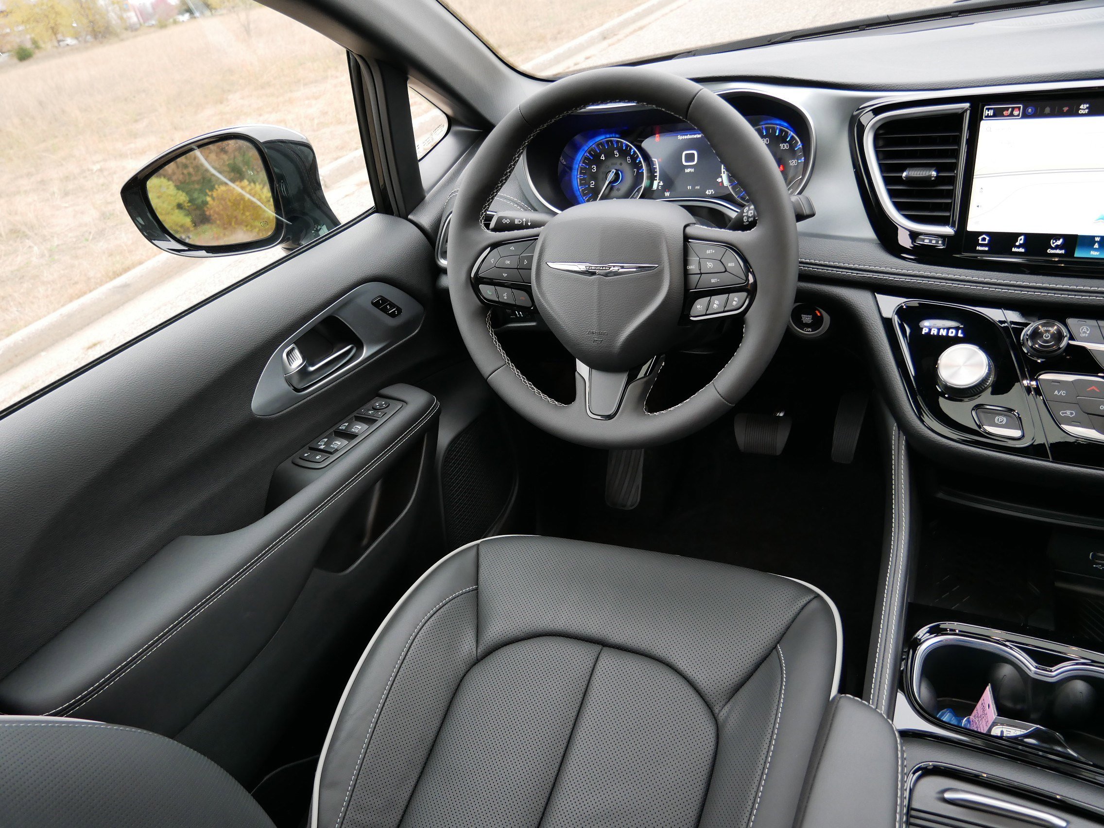 New 2026 Chrysler Pacifica Limited w/ S Appearance Package image 9