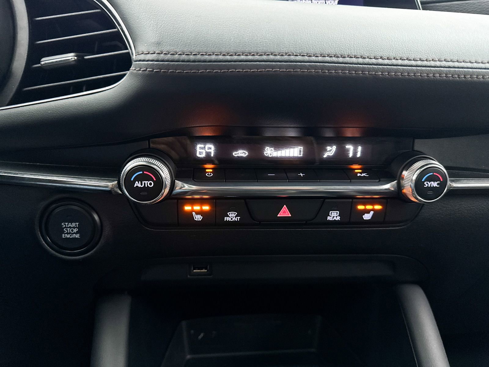 Used 2019 MAZDA MAZDA3 Sedan w/ Premium Package FWD image 25