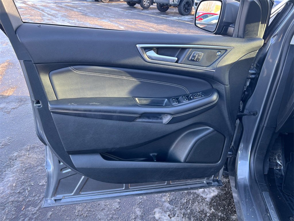 Used 2024 Ford Edge Titanium image 11