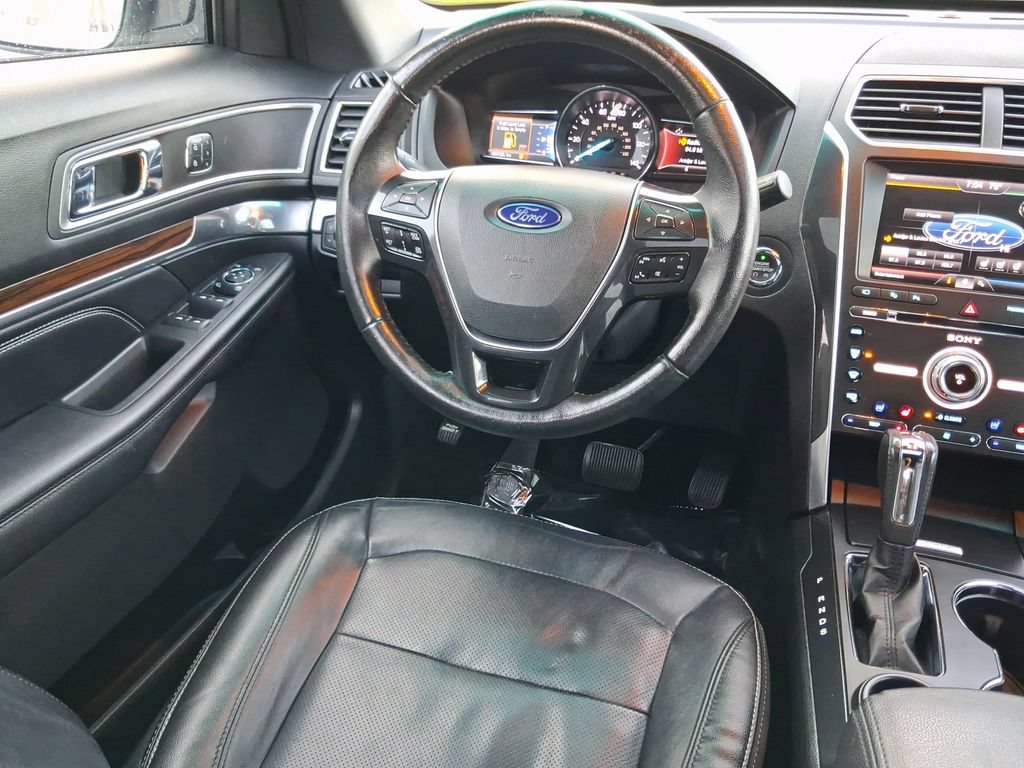 Used 2016 Ford Explorer Limited w/ Equipment Group 301A FWD image 15