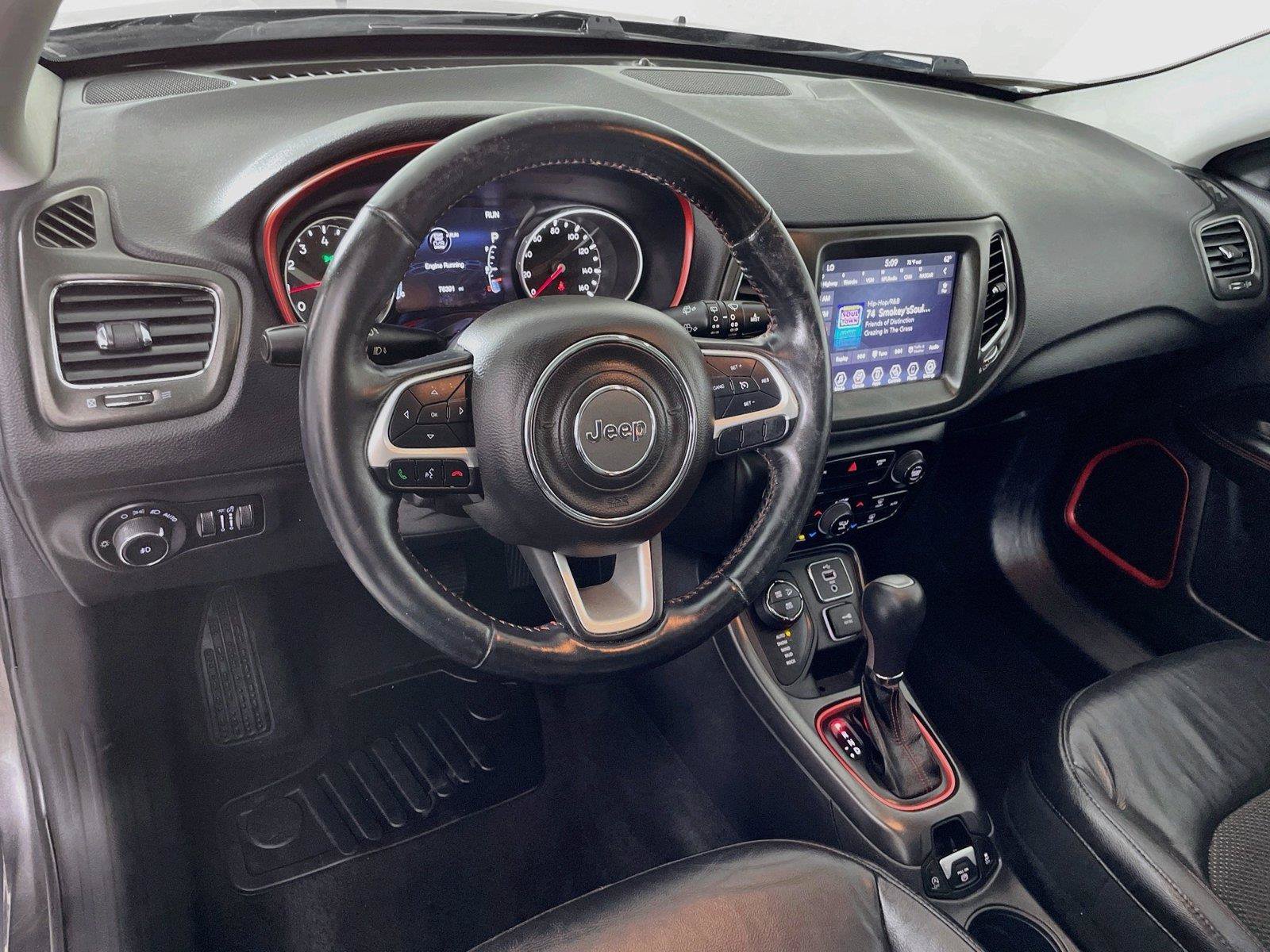 Used 2018 Jeep Compass Trailhawk w/ Cold Weather Group AWD/4WD image 13