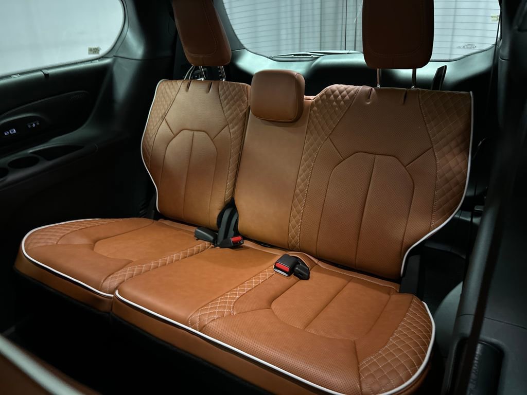 New 2026 Chrysler Pacifica Pinnacle image 22