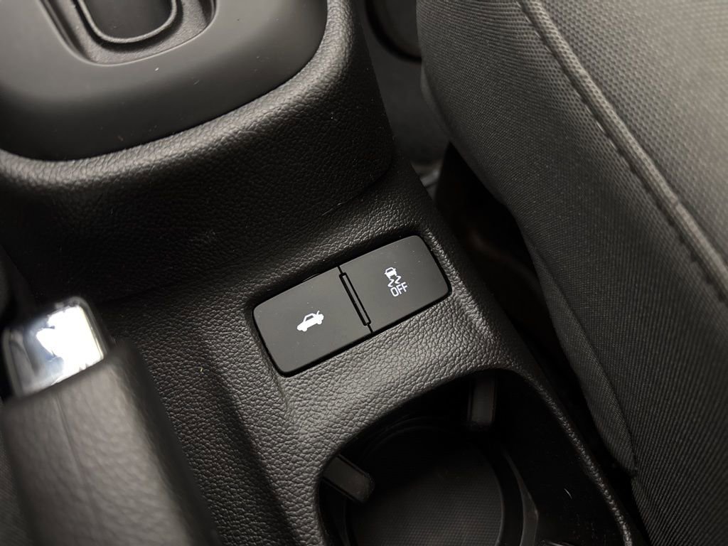 Used 2018 Chevrolet Sonic LS image 22