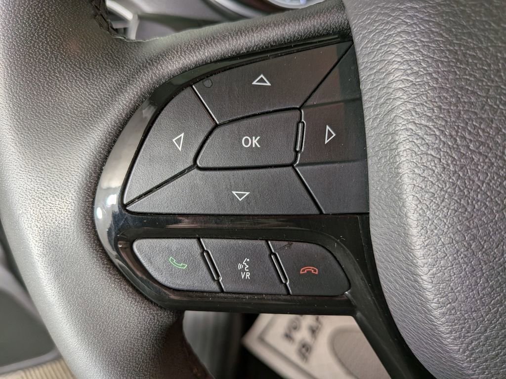 Certified 2023 Jeep Cherokee Altitude Lux image 23