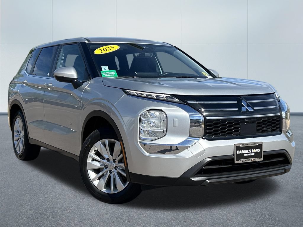 Used 2025 Mitsubishi Outlander ES AWD/4WD image 32